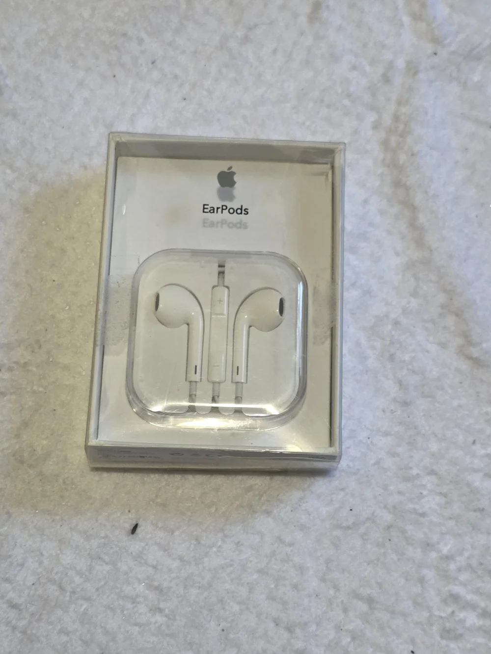 Apple EarPods with Remote and Mic - White